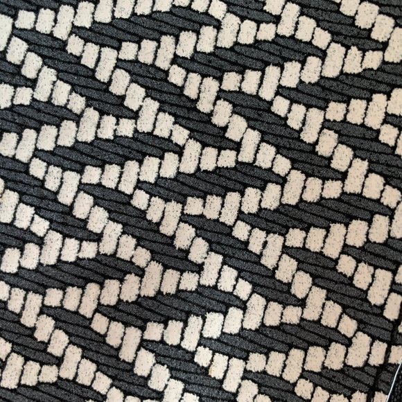 BNWT BOTKIER WRISTLET BAG LEATHER PURSE CHEVRON BLACK BLUE WHITE - Picture 4 of 14